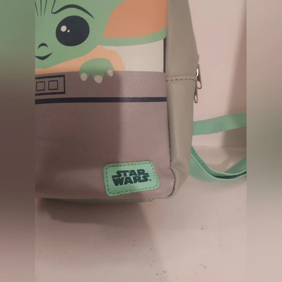 Funko Star Wars Mandaldrian Child - Baby Yoda Mini Backpack - Picture 4 of 14